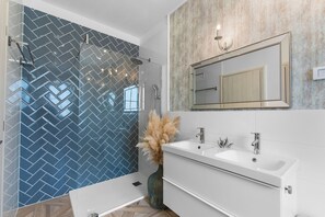 Villa | Bathroom | Shower - Villa Sienna (Zminj)