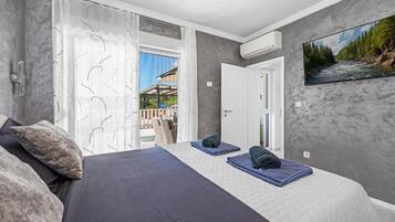 Villa | In-room safe, iron/ironing board, free WiFi