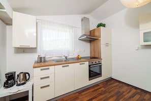 Villa | Private kitchen | Fridge, microwave, oven, stovetop - Villa The Sunset View (Senj)