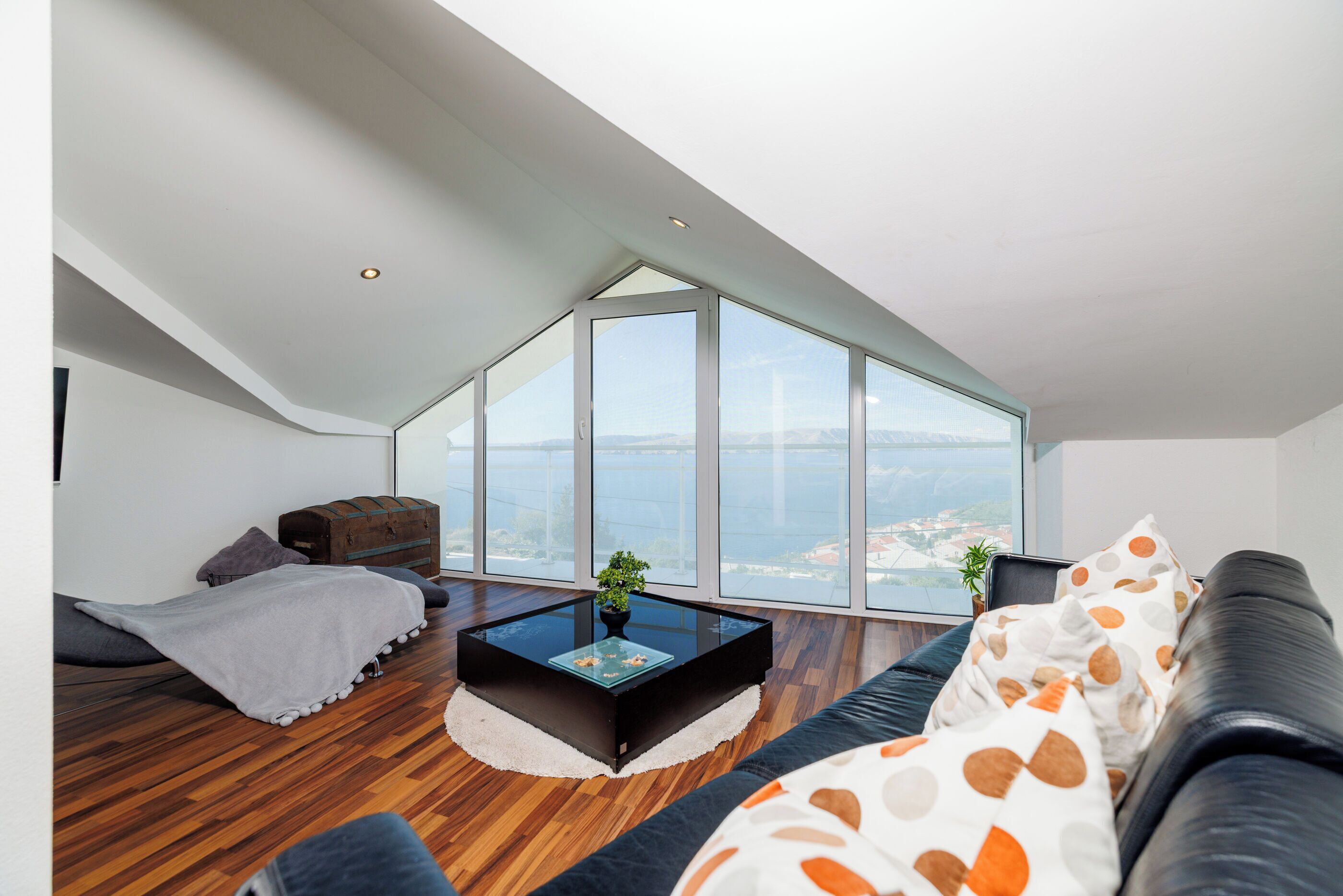 Vil·la | Sala d'estar | Televisor intel·ligent i serveis de streaming 