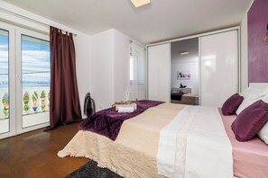 In-room safe, laptop workspace, iron/ironing board, free WiFi - Villa The Sunset View (Senj)