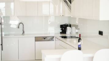 Vila | Cozinha privada | Geladeira, micro-ondas, fogĂŁo, cooktop