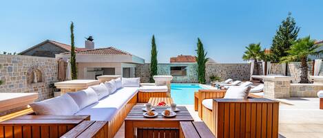 Villa | Terrace/patio