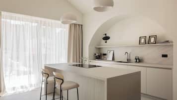 Villa | Eget kjøkken | Kjøleskap, mikrobølgeovn, ovn og kokeplater