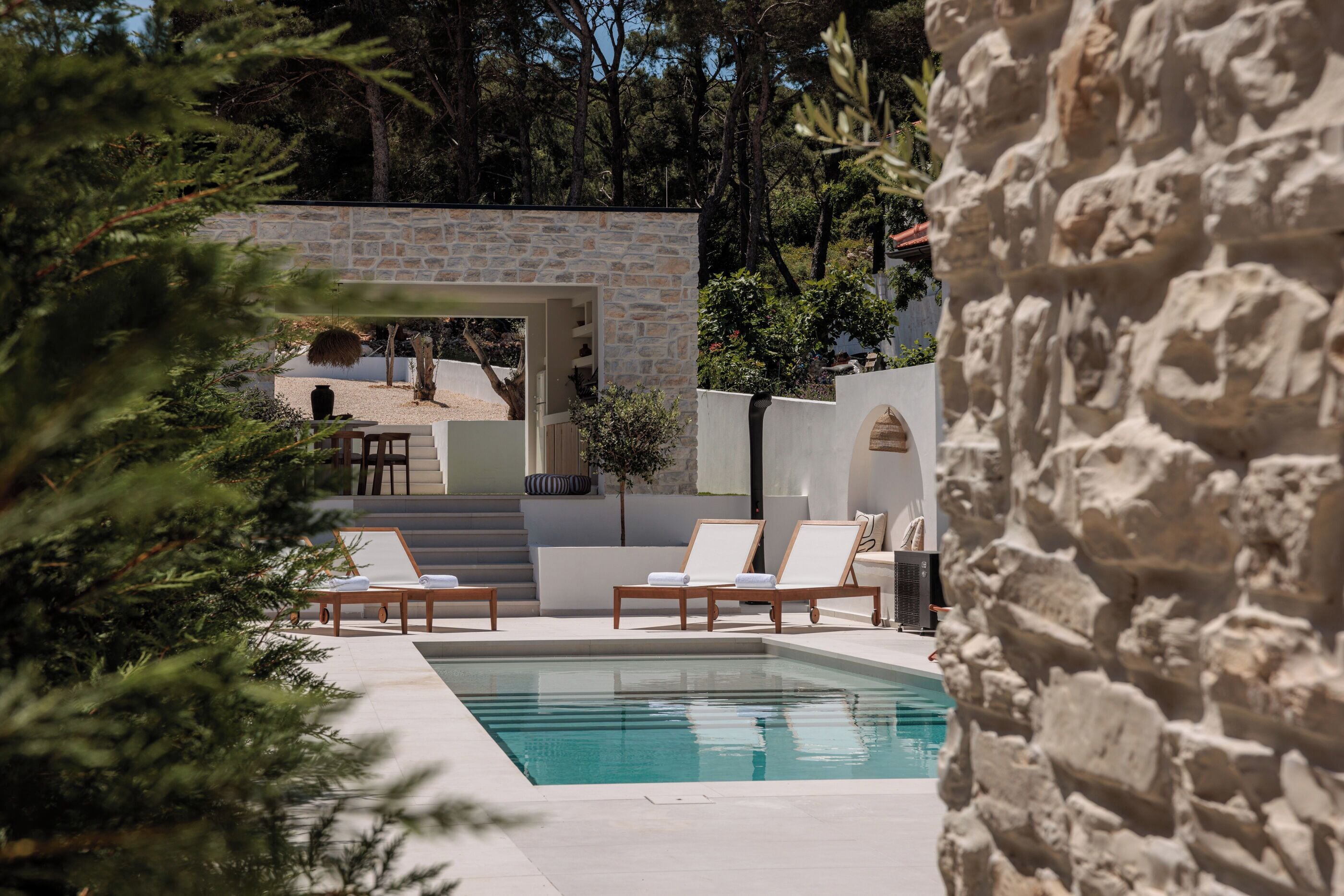 Kolam renang terbuka, kolam dipanaskan, payung kolam 