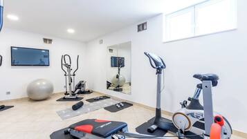 Villa | Fitness facility