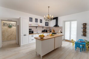Private kitchen - Villa Batelica (Rasa)