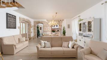 Villa | Living room | Smart TV, Netflix