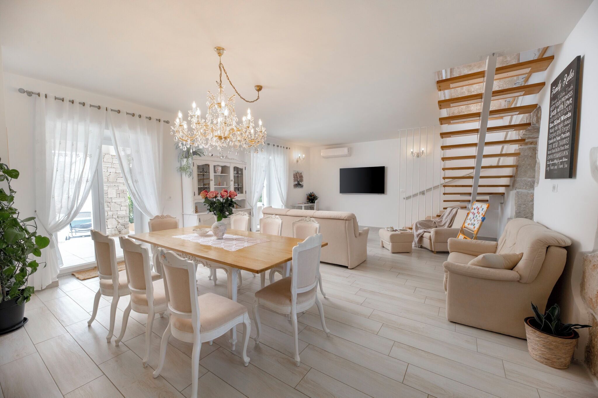 Villa | Living room | Smart TV, Netflix