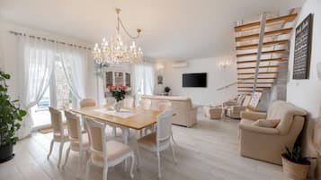 Villa | Vardagsrum | Smart-tv och Netflix