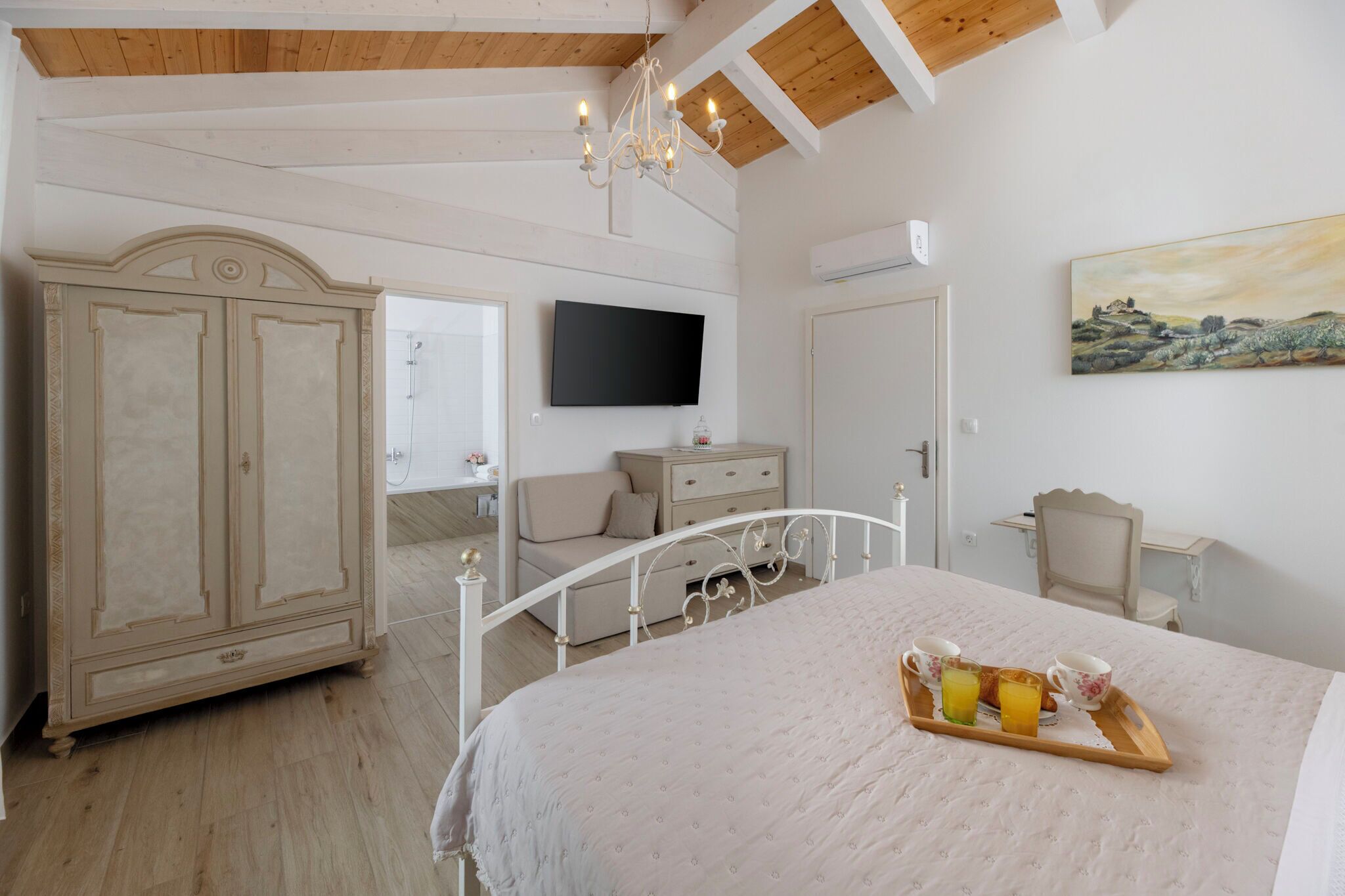 Villa | In-room safe, iron/ironing board, free WiFi