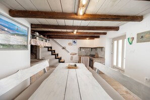 Outdoor dining - Villa Batelica (Rasa)