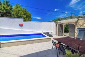 Outdoor pool - Villa Stone Castle (Vinodol)