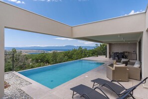 Outdoor pool, a heated pool - Villa El Viento (Kraljevica)