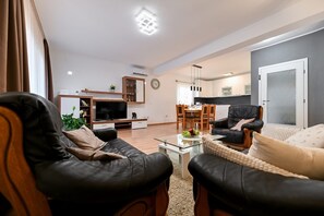 Villa | Terrace/patio - Villa Benedicta (Pakostane)