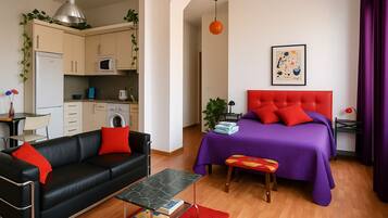 1 slaapkamer, een strijkplank/strijkijzer, gratis wifi, beddengoed