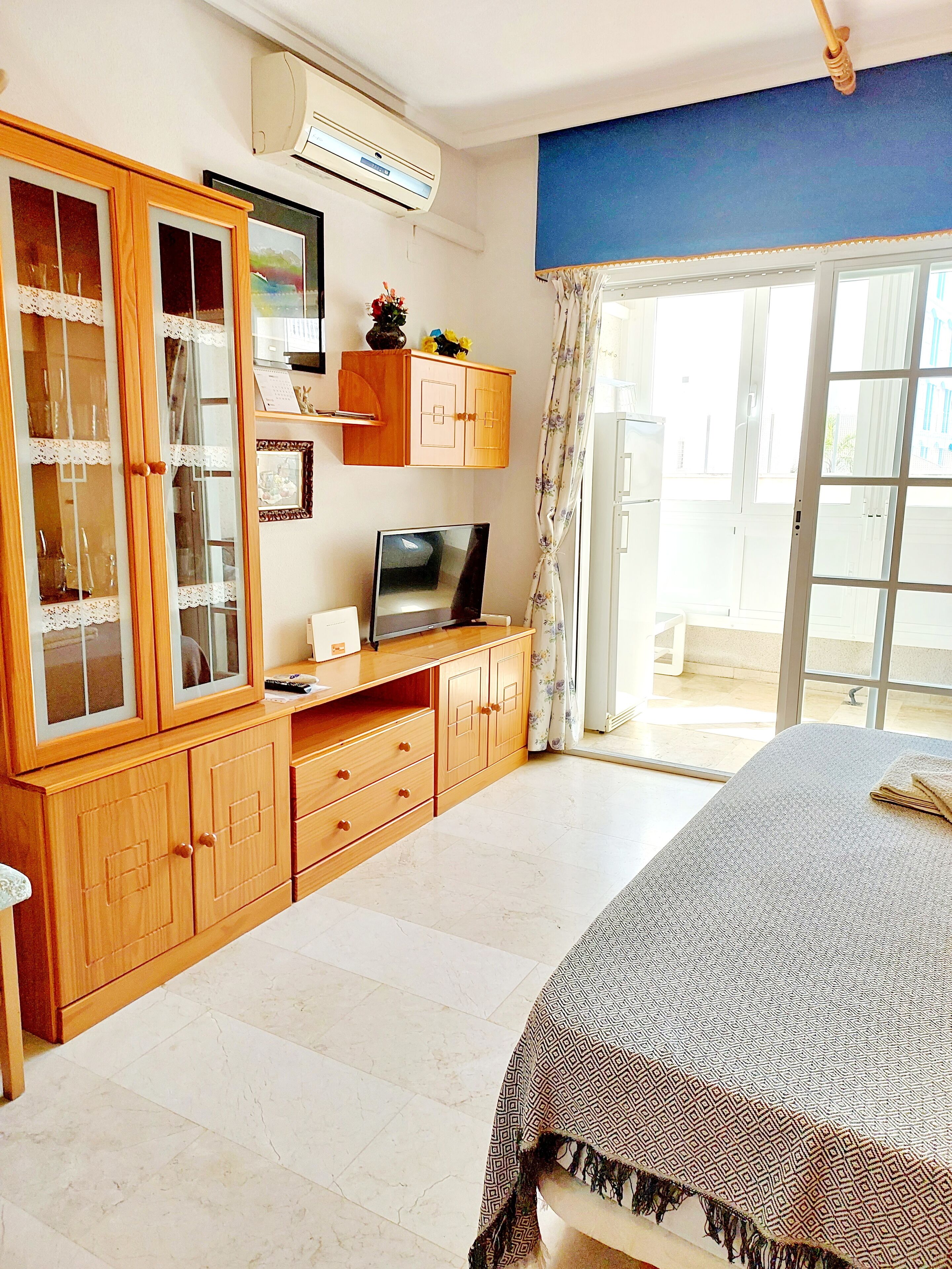 1 slaapkamer, een strijkplank/strijkijzer, gratis wifi, beddengoed