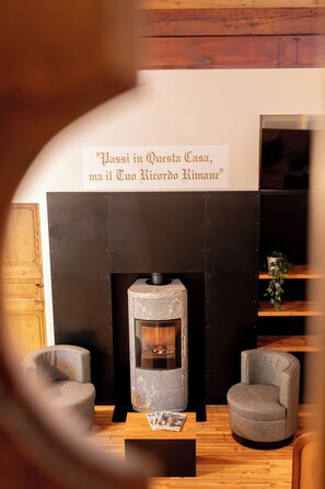 Reception - Rosa delle Alpi (Esino Lario)