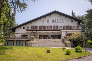 Front of property - Rosa delle Alpi (Esino Lario)
