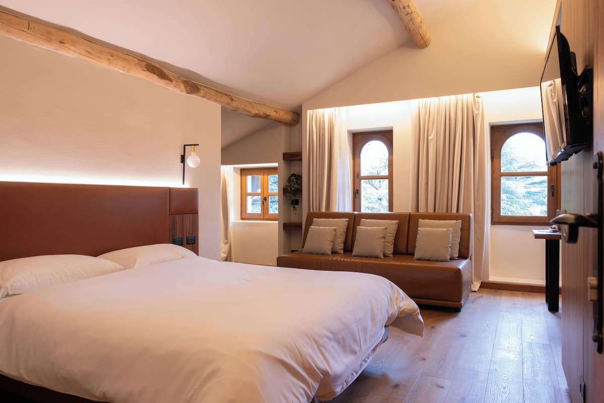 Deluxe Double Room, Garden View | WiFi (free)