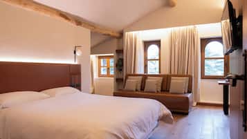 Deluxe Double Room, Garden View | Free WiFi