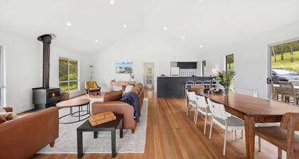 The Forest House - A secluded off grid Otway retreat surrounded by native bushland