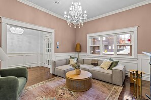 Älytelevisio, takka, työhuone