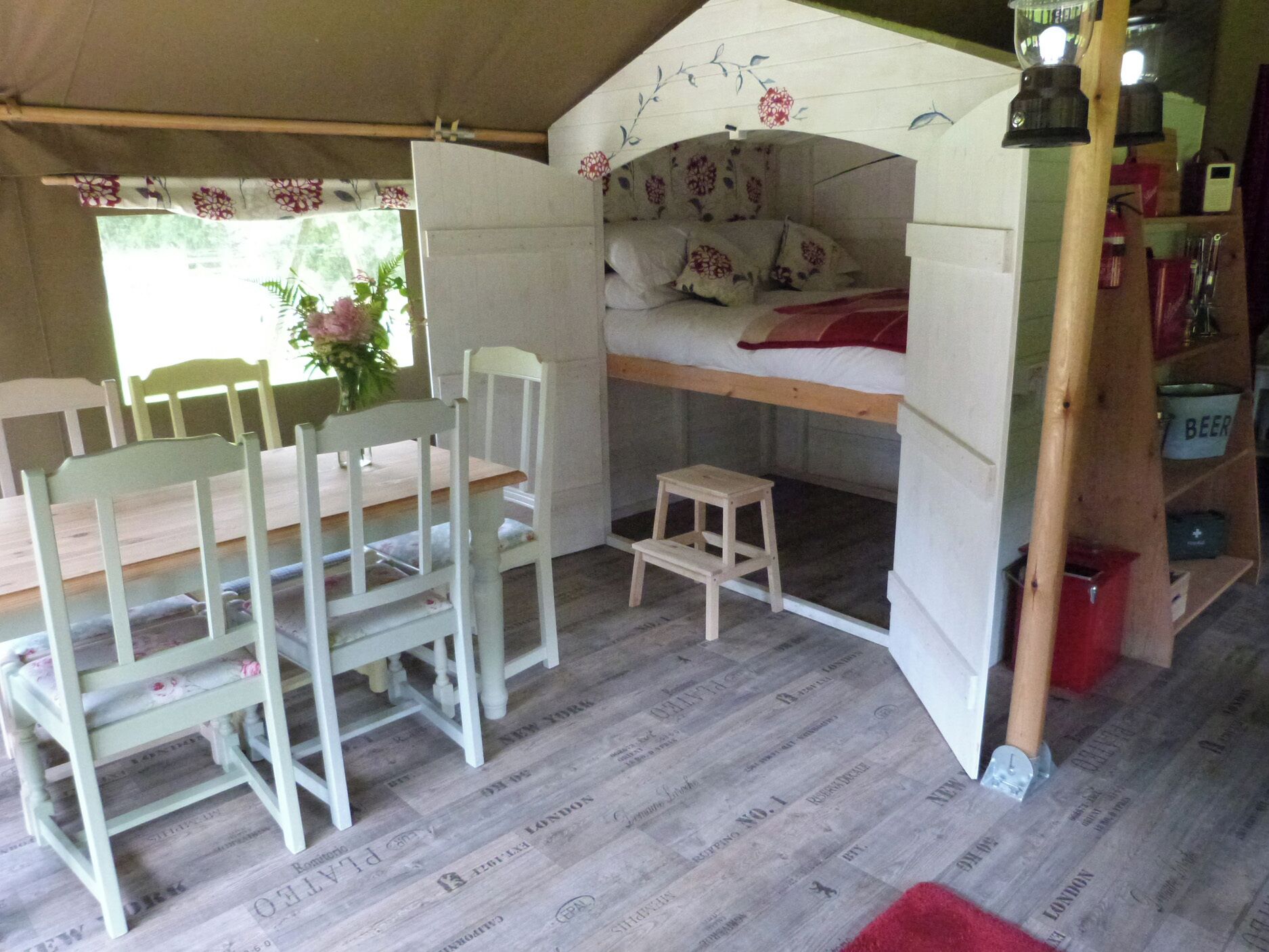 3 dormitorios, decoración individual, mobiliario individual