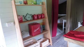 3 bedrooms, individually decorated, individually furnished