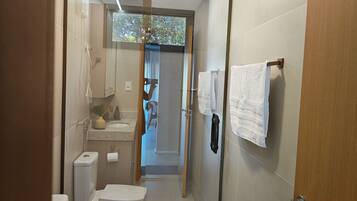 Departamento básico | Baño | Regadera