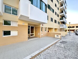 Exterior detail - ARMAÇÃO DE PÊRA CENTRAL 2 by HOMING (Armação de Pêra)
