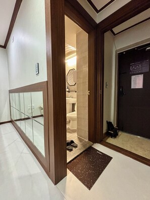 Deluxe Double Room | Desk, laptop workspace, free WiFi - Daegu Chilgok Money Stay 2nd Branch (Chilgok)