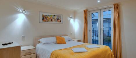 4 habitaciones, tabla de planchar con plancha y wifi gratis