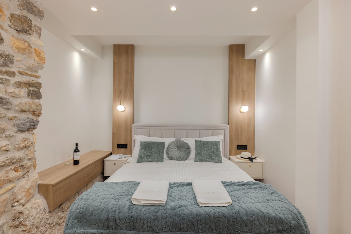 Comfort-suite - ikke-ryger - udsigt til gårdsplads | Pengeskab på værelset, arbejdsområde til bærbare computere