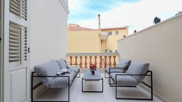 Phòng Suite tiện nghi đơn giản, không hút thuốc, quang cảnh sân vườn | Hiên