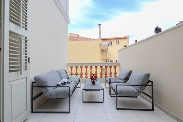 Comfort-suite - ikke-ryger - udsigt til gårdsplads | Terrasse/gårdhave