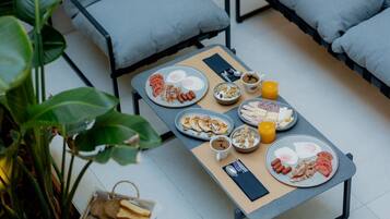Desayuno continental gratuito y diario