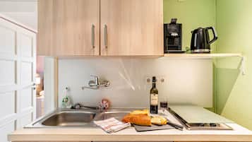 Macchina per tè/caffè, frigorifero, microonde, forno