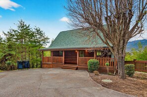 Exterior - King Bed, Gated Resort, Scenic View, Pool, Hot Tub (Sevierville)