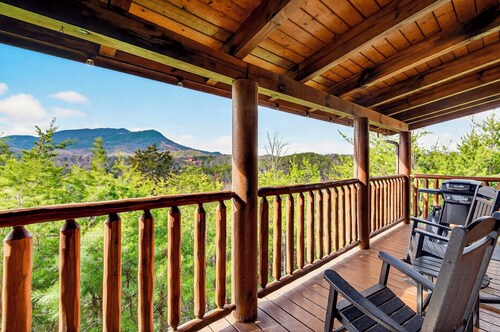 King Bed, Gated Resort, Scenic View, Pool, Hot Tub