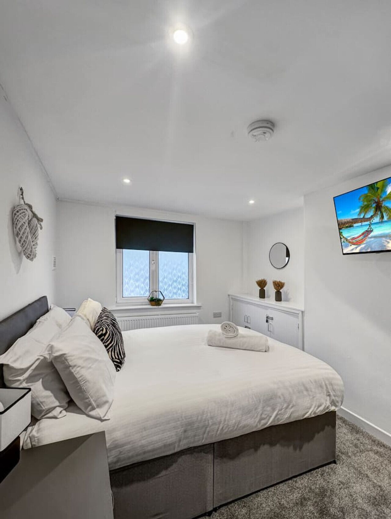 4 soverom, strykejern/-brett, internettilgang og sengetøy