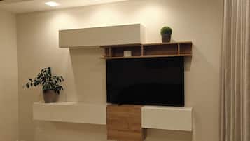 Family Apartment, Hill View | Living area