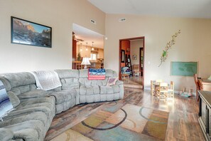 House (4 Bedrooms) | Interior - Sweeping Views! Charming Home Near Dtwn Jamestown (Jamestown)