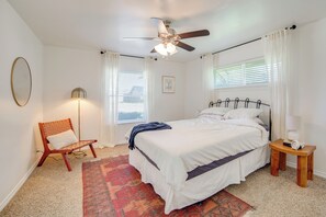 House (3 Bedrooms) | Interior - 6 Mi to Northpark Center: Quiet Dallas Getaway! (Dallas)