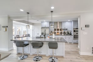 Interior - Home 2 Mi to Hermann Park, Zoo & Museum District! (Houston)