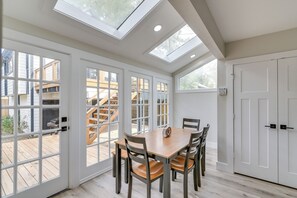 Interior - Home 2 Mi to Hermann Park, Zoo & Museum District! (Houston)