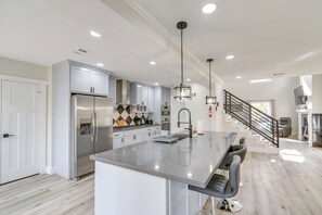 Interior - Home 2 Mi to Hermann Park, Zoo & Museum District! (Houston)