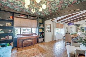 House (4 Bedrooms) | Interior - Luxurious Outdoor Oasis! Spacious Mesa Retreat (Mesa)