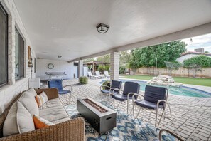 House (4 Bedrooms) | Interior - Luxurious Outdoor Oasis! Spacious Mesa Retreat (Mesa)