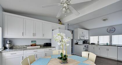 Newly Remodeled Home 1 Mi to Dtwn New Port Richey